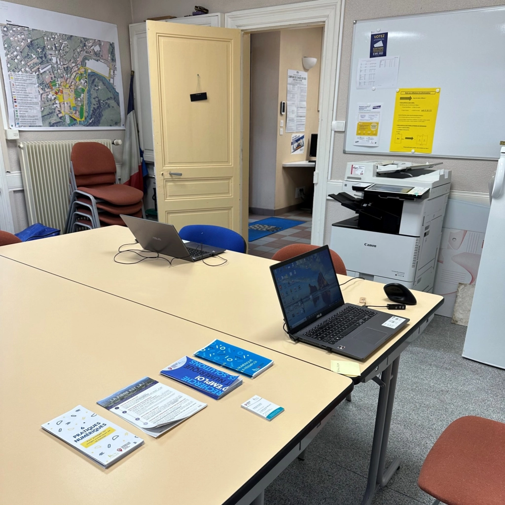 Photo de l'espace de médiation numérique mis en place à Régny